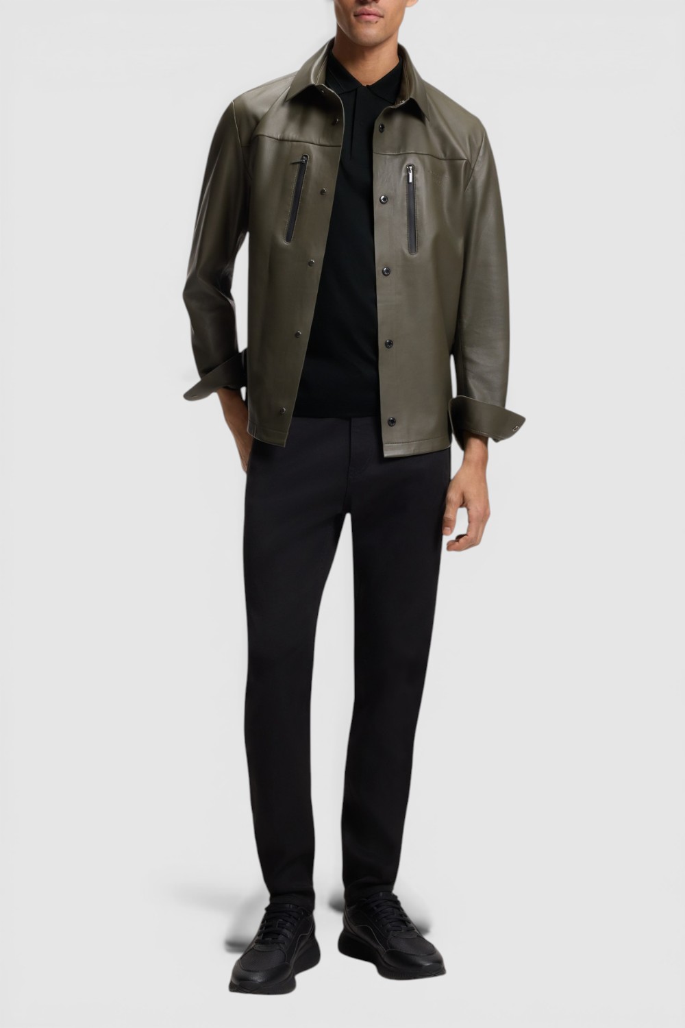 תמונת כל הלוק של חולצת פולו בוס X פורשה